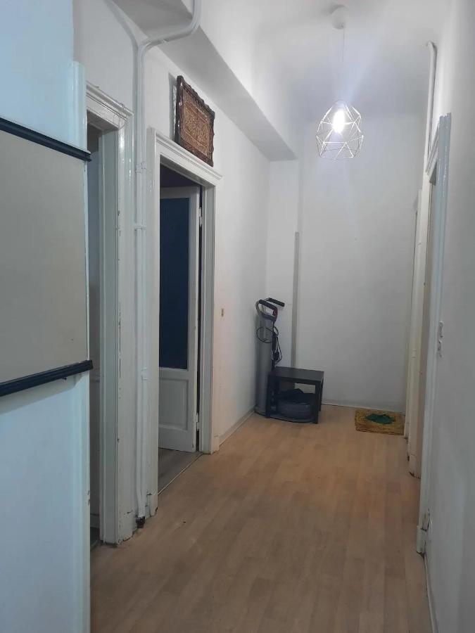 Private Room In A Quiet Apartment In The City Center Милано Екстериор снимка